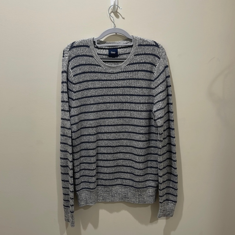 Men’s size medium sweater from Gap